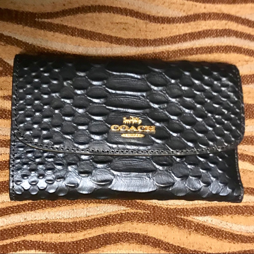 ⚠️LAST ONE⚠️Coach tri-fold wallet blue python look - Picture 2 of 6